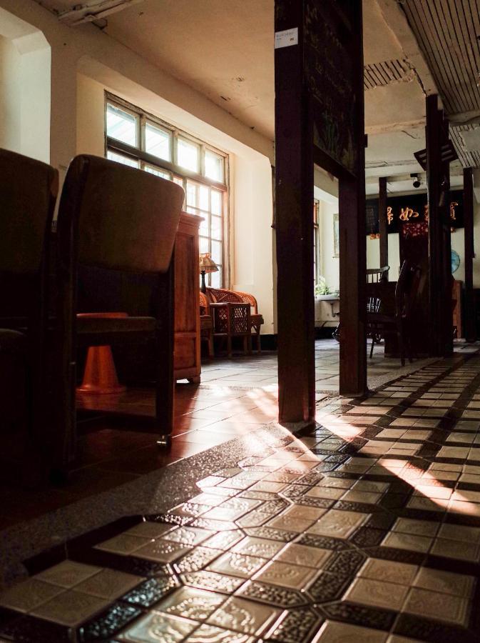 Neat Hostel Tainan Esterno foto