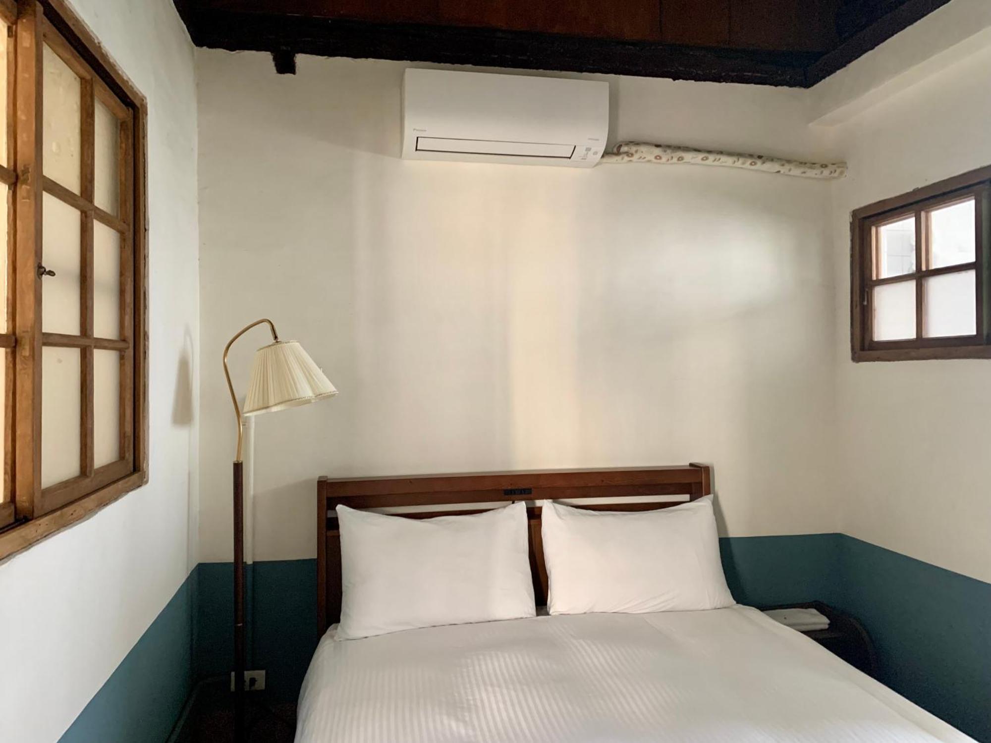 Neat Hostel Tainan Esterno foto