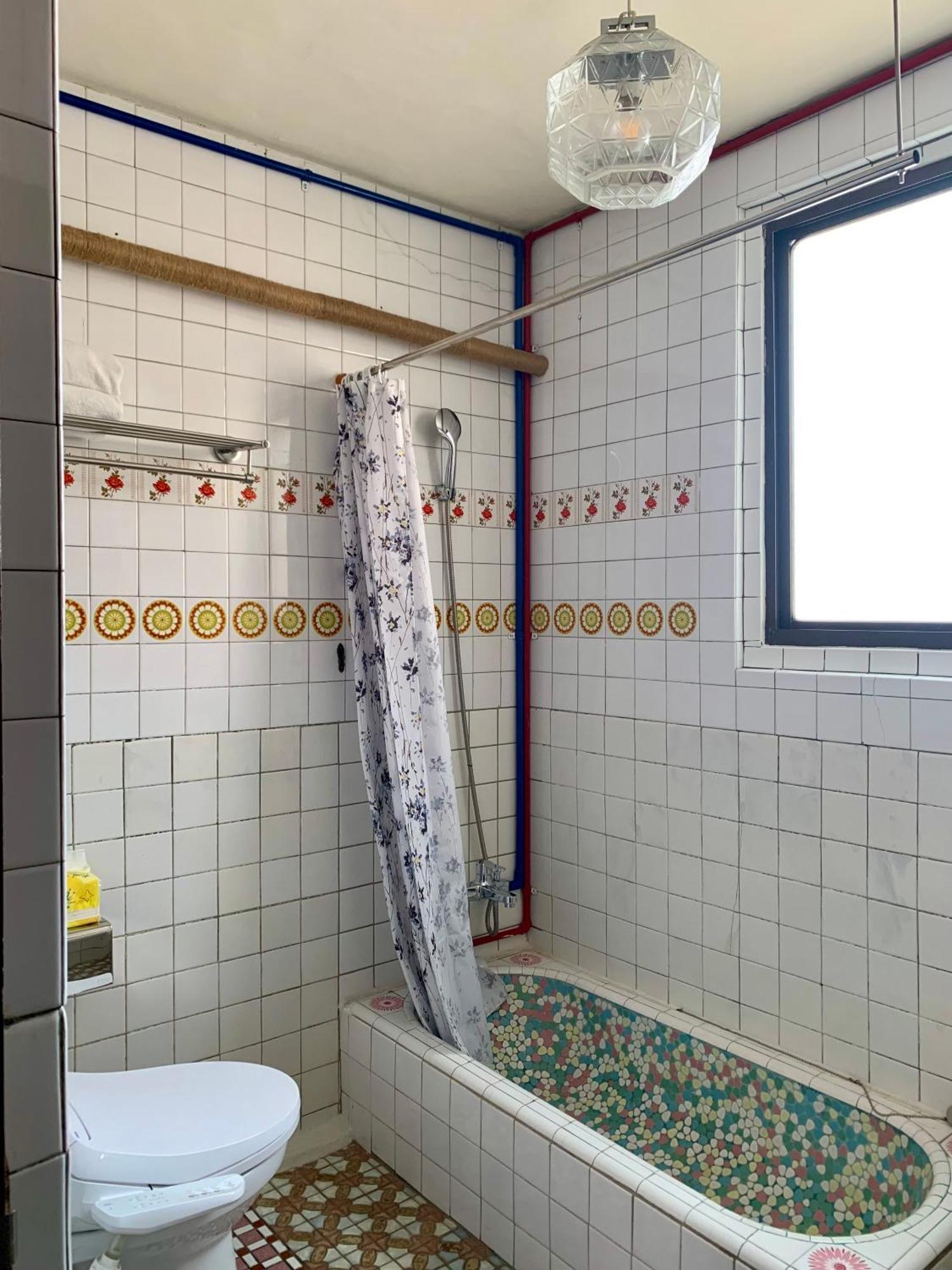 Neat Hostel Tainan Esterno foto