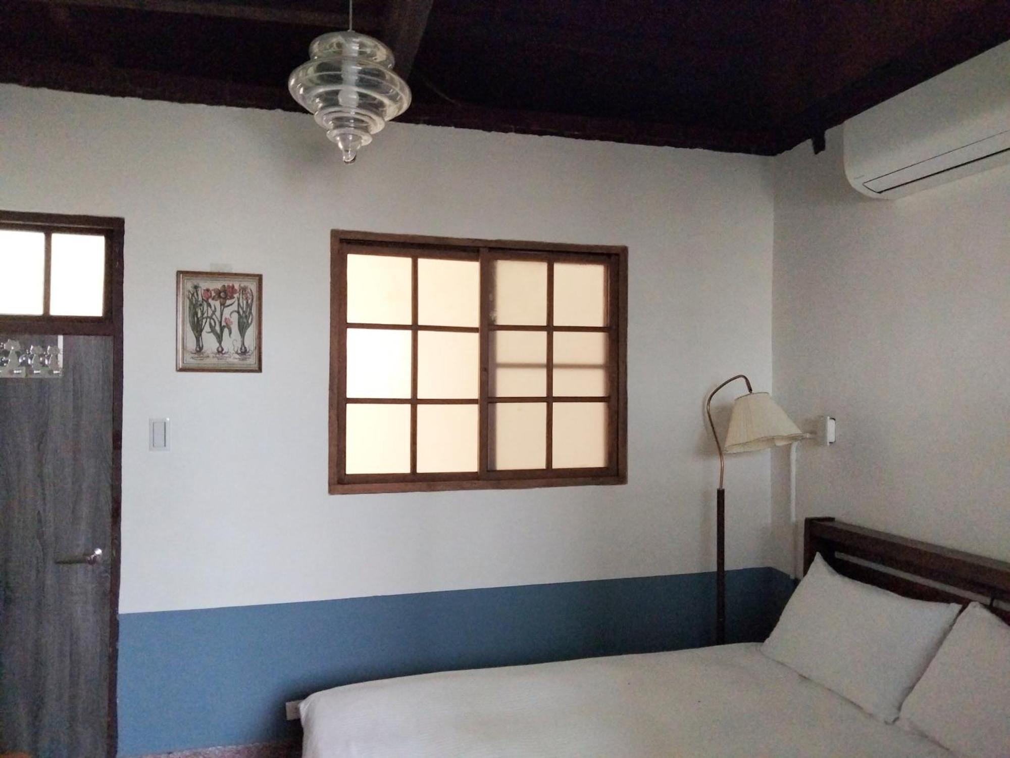 Neat Hostel Tainan Esterno foto